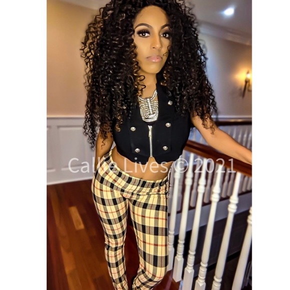 27) New! Plus Size! Soft Cream Red Plaid Curvy Comfortable Leggings - Picture 4 of 7